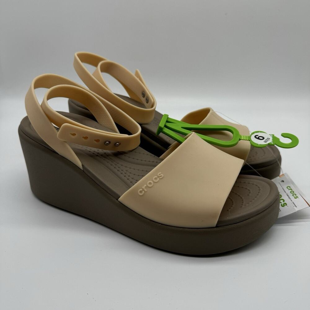 Crocs Brooklyn Women Wedge Sandals Size 9 Tan/Beige Ankle Strap Open Toe